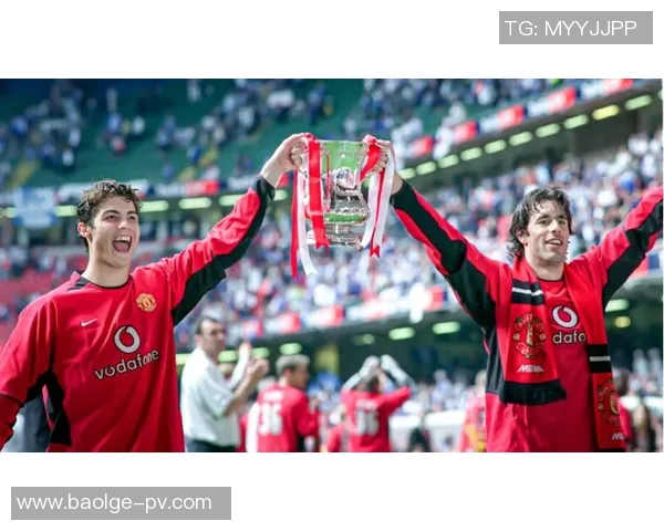 曼联客场逆转力克阿森纳，继续保持英超领先地位