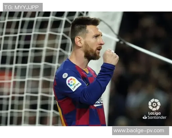 梅西上演帽子戏法，巴萨大胜西甲对手，震撼全场