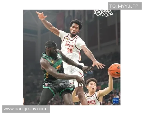 重磅！CBA揭幕战告捷，广州雄鹿击败上海大鲨鱼，取得开门红